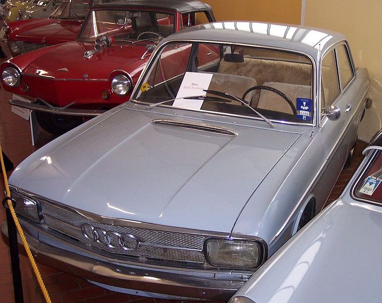 Audi 60: 8 фото