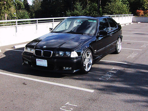 BMW 318ti: 9 фото