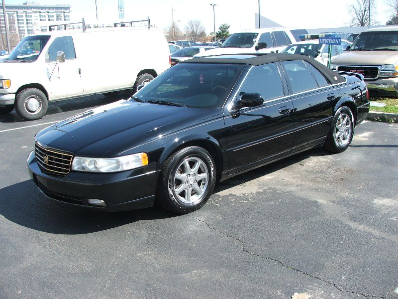 Cadillac Seville STS: 4 фото