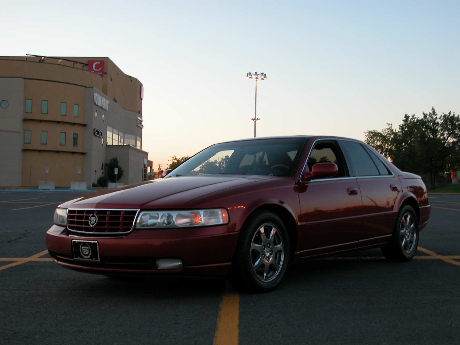 Cadillac Seville STS: 12 фото