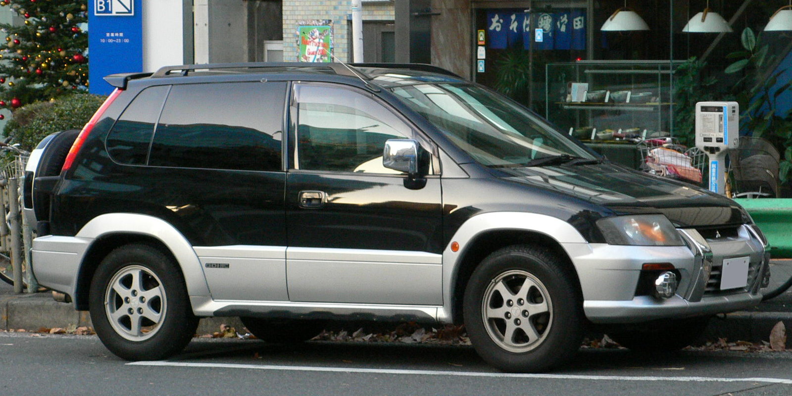 Mitsubishi RVR: 7 фото