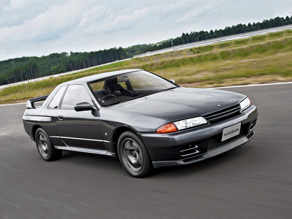 Nissan Skyline GT-R: 9 фото