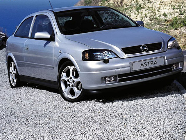 Opel Astra Classic: 2 фото