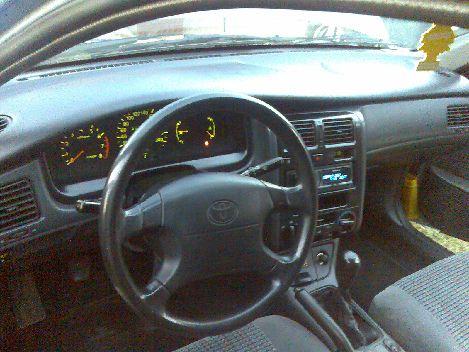 Toyota Carina E: 12 фото