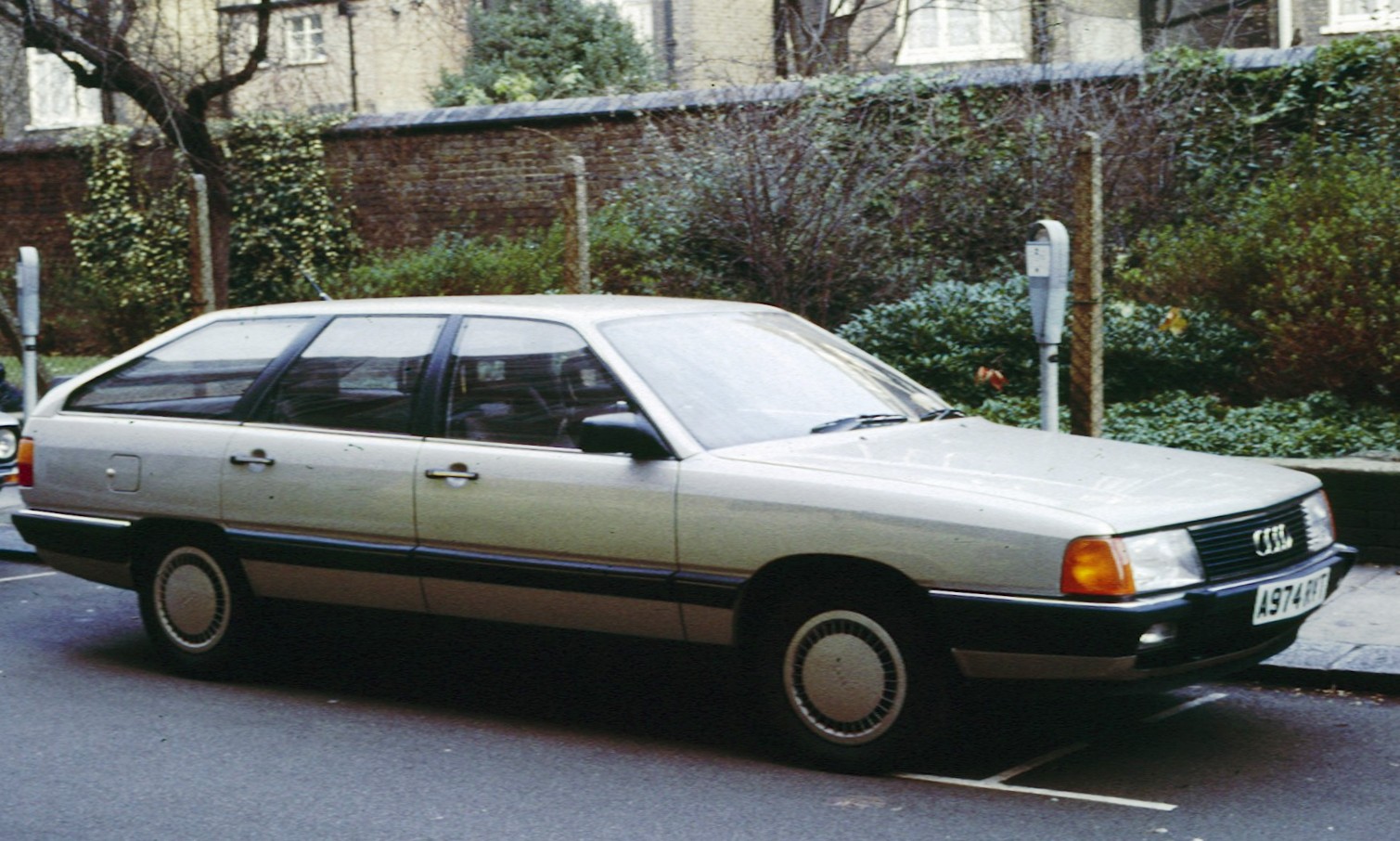 Audi 100 C3: 9 фото