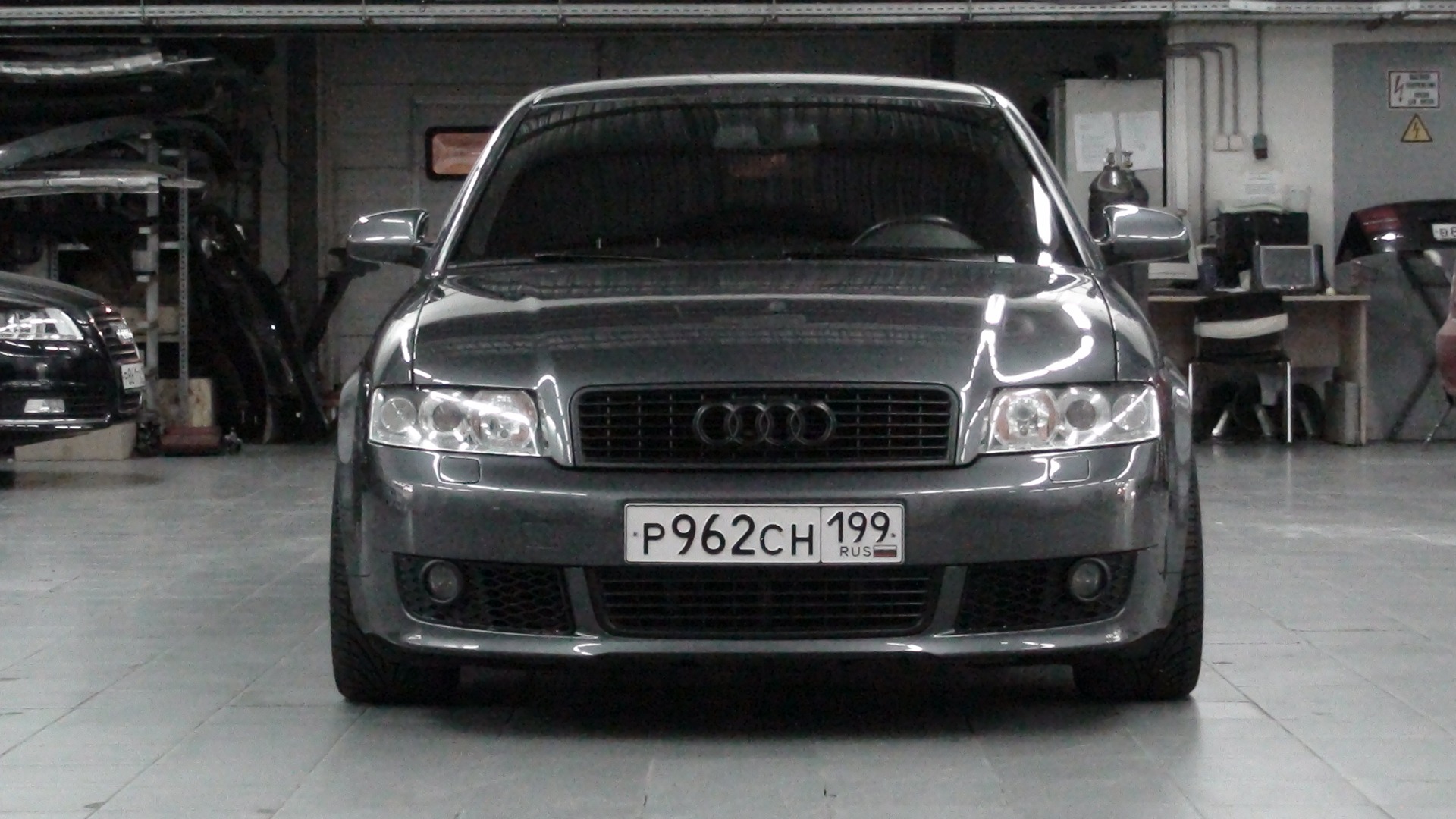 Audi A4 B6: 8 фото