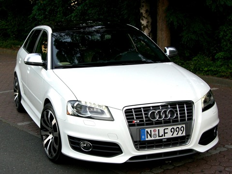 Audi S3: 9 фото