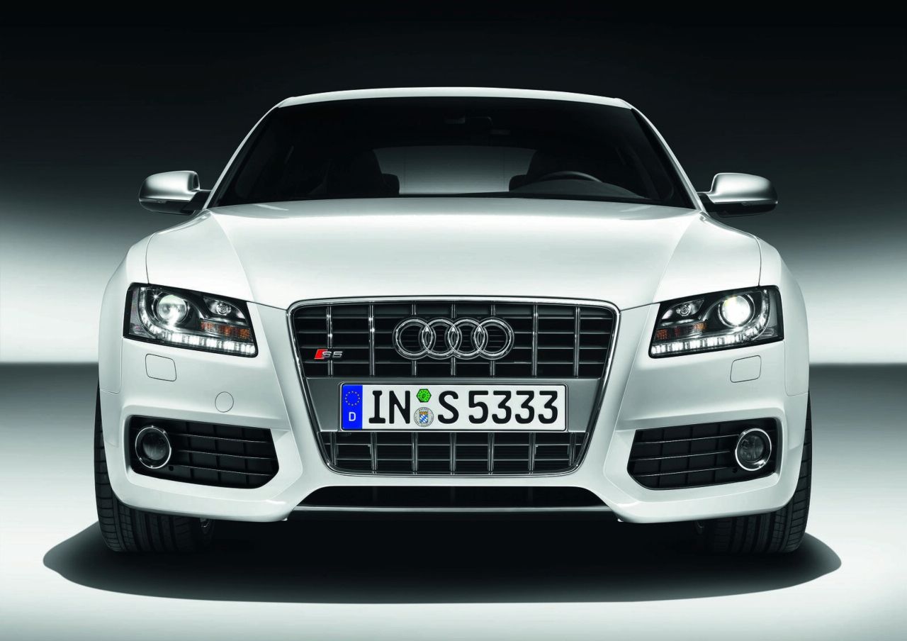 Audi S5: 11 фото
