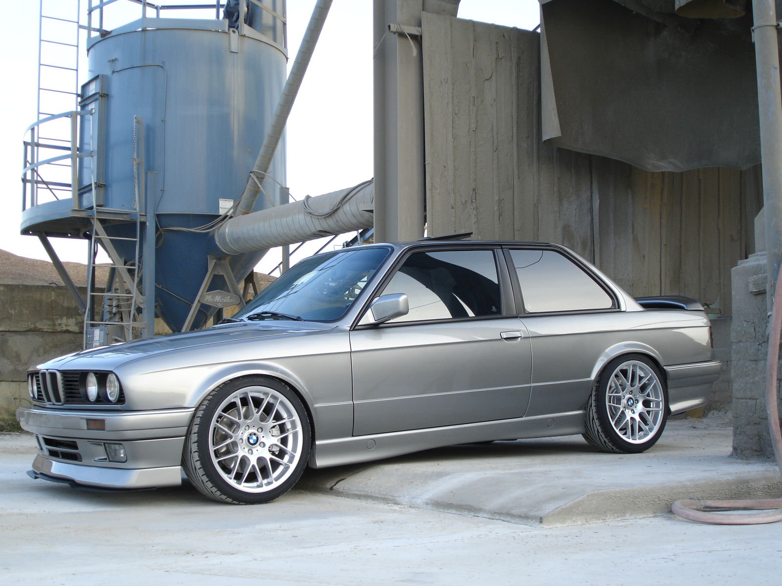 BMW 3-series E30: 7 фото