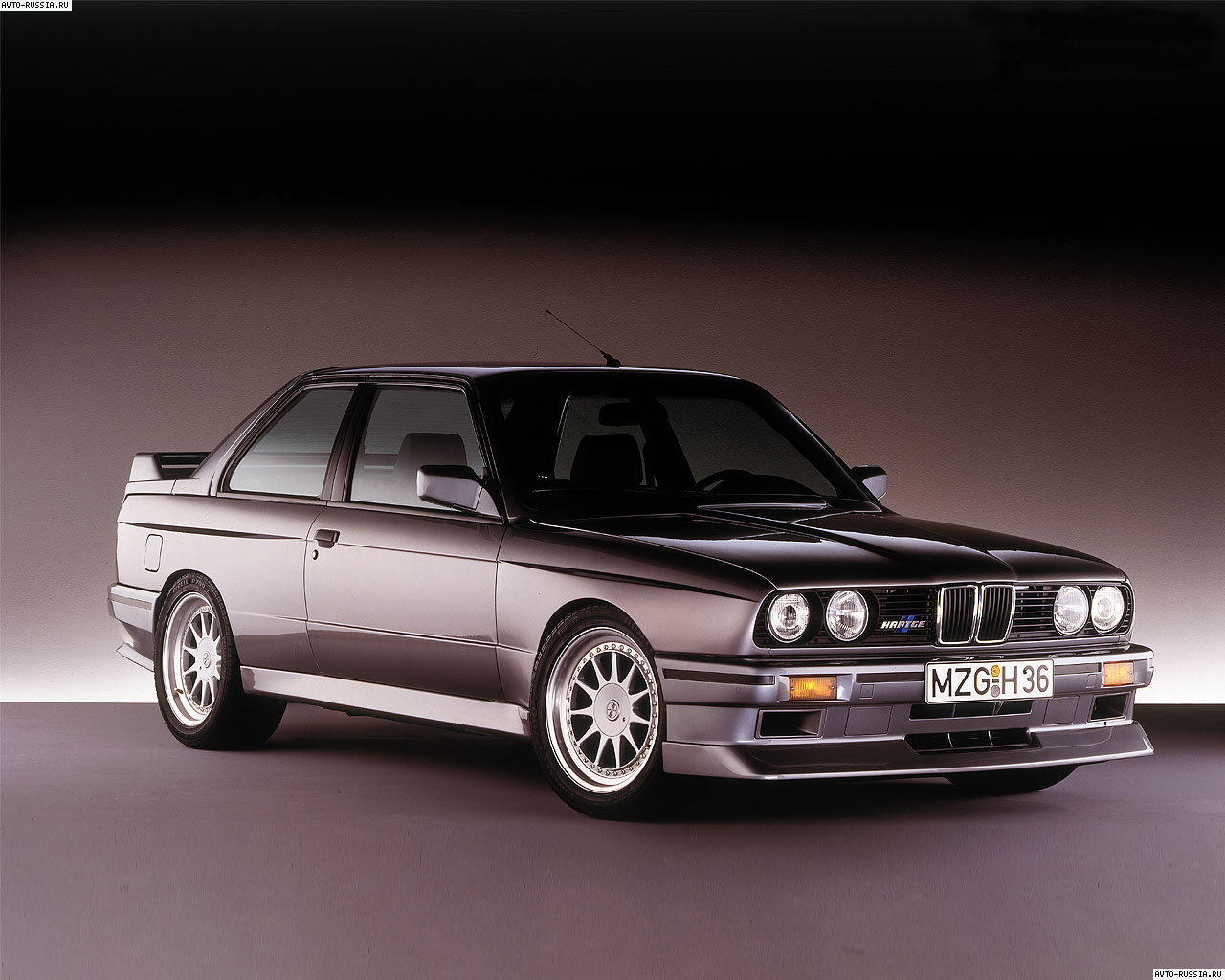 BMW 3-series E30: 8 фото
