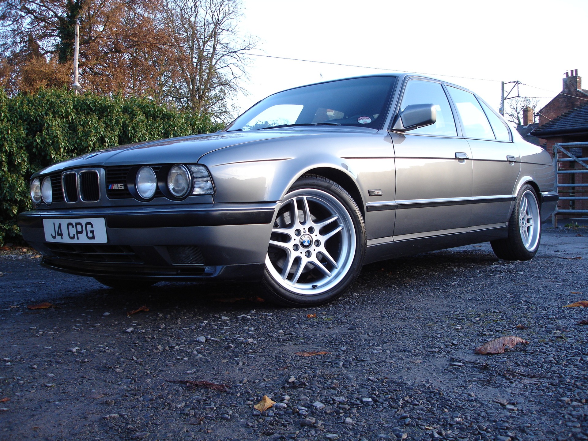 BMW 5-series E34: 12 фото