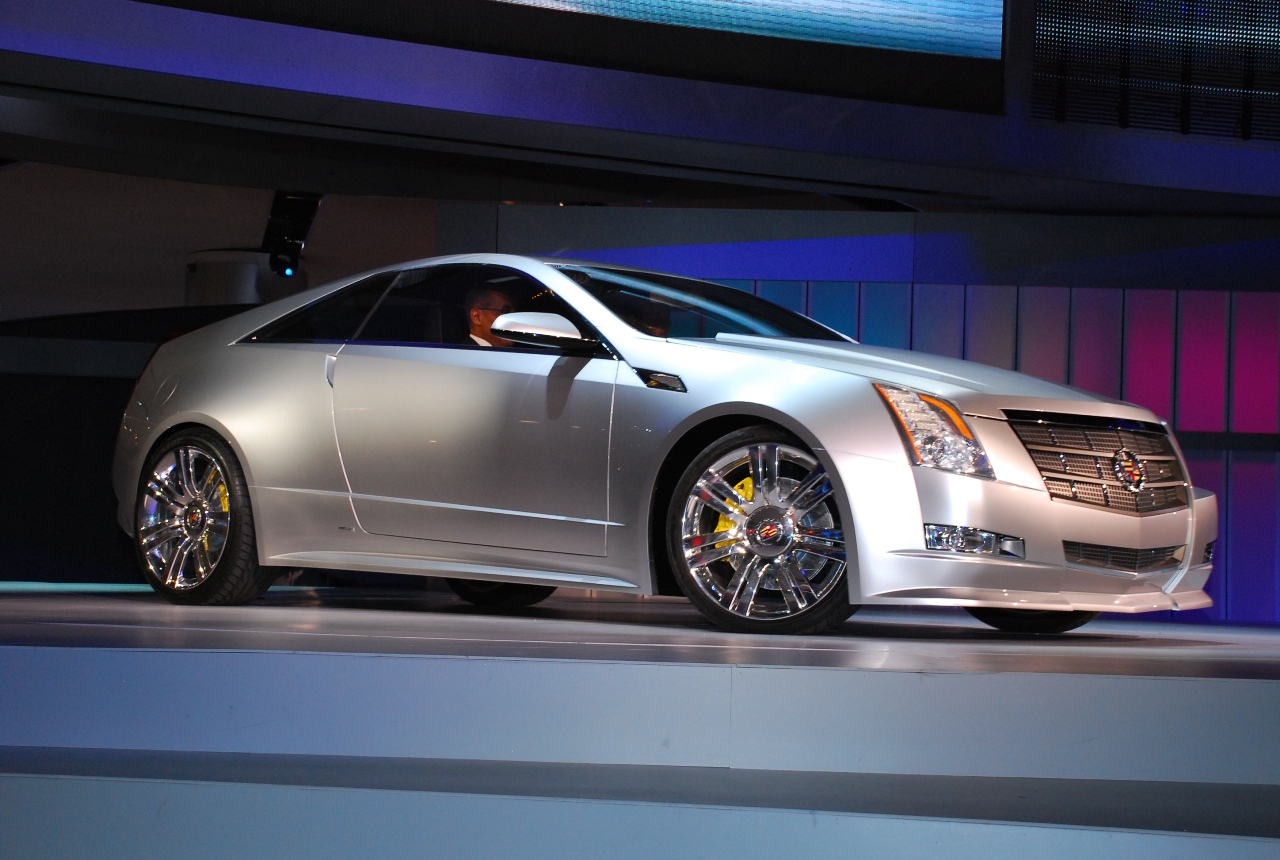 Cadillac CTS Coupe: 09 фото
