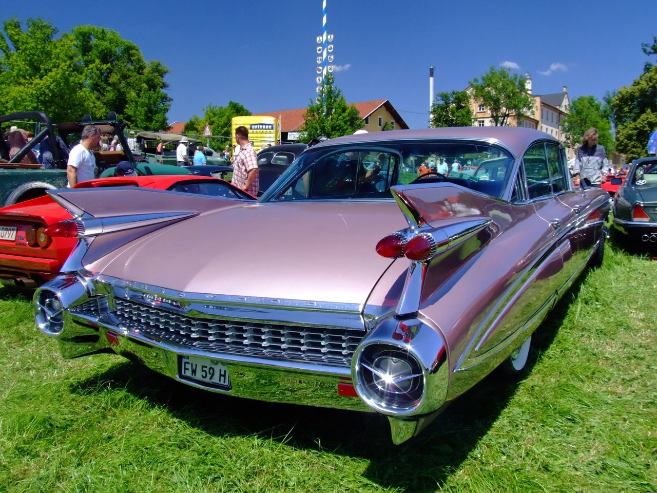 Cadillac Fleetwood: 4 фото
