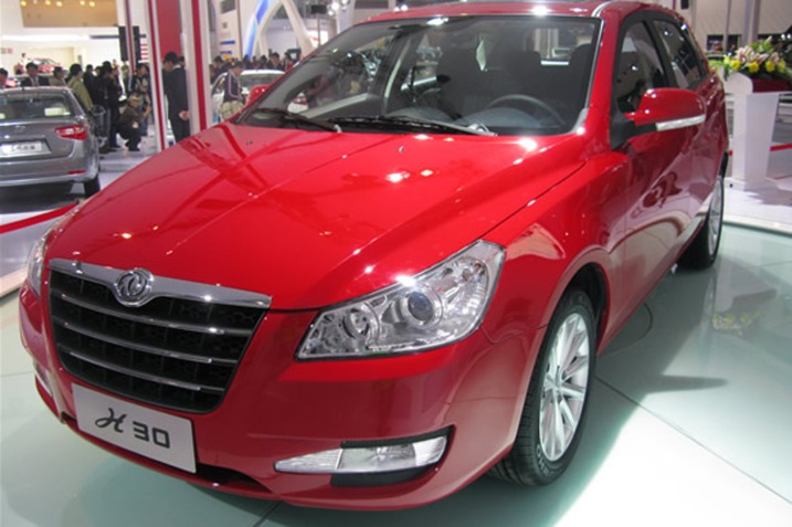 Dongfeng S30: 12 фото