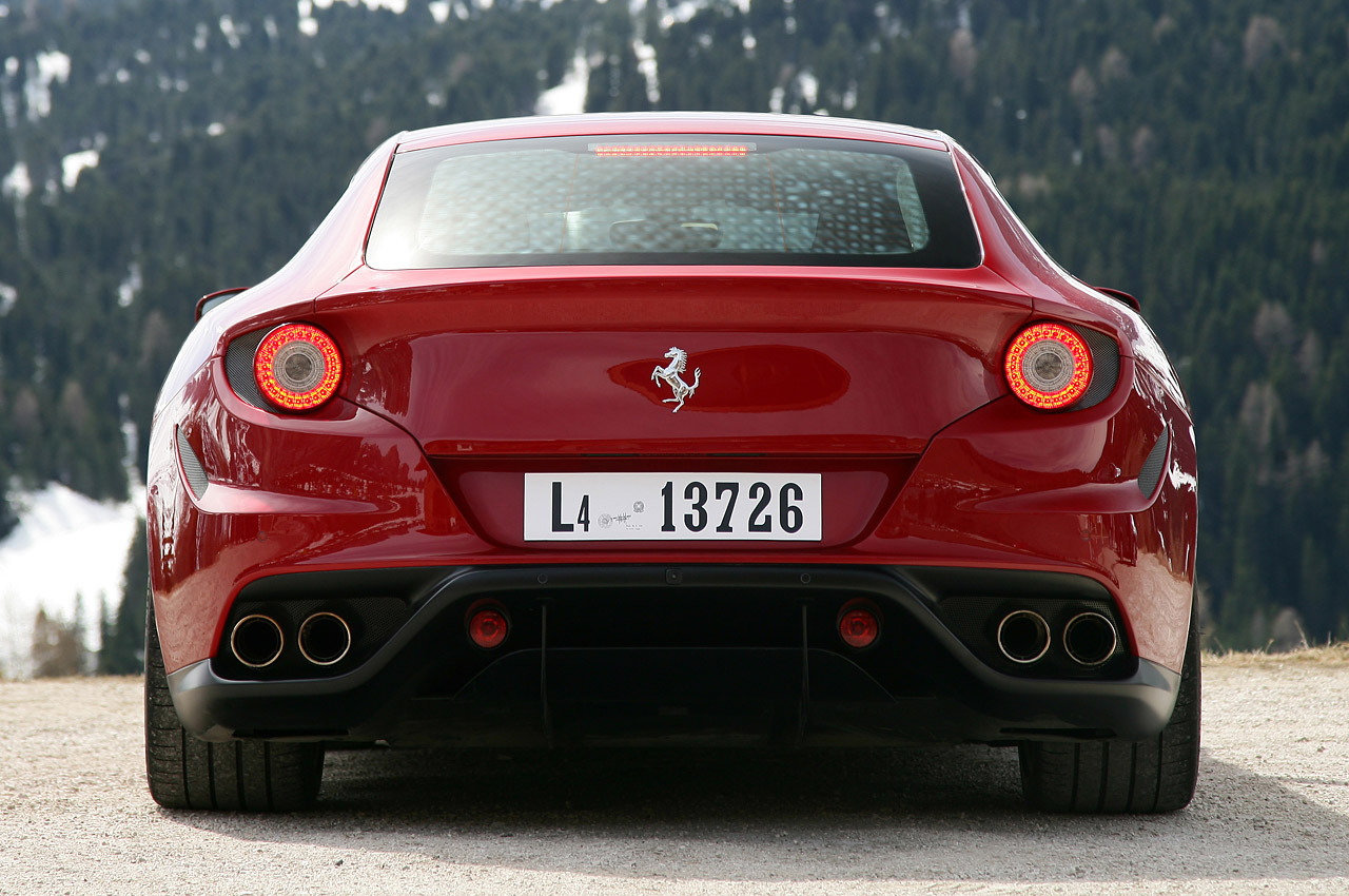 Ferrari FF: 7 фото