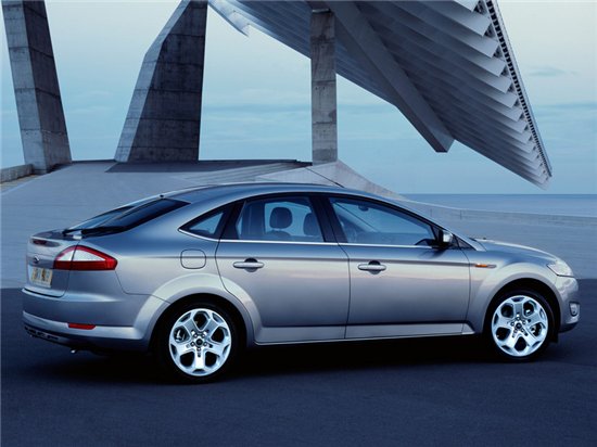 Ford Mondeo Hatchback: 11 фото