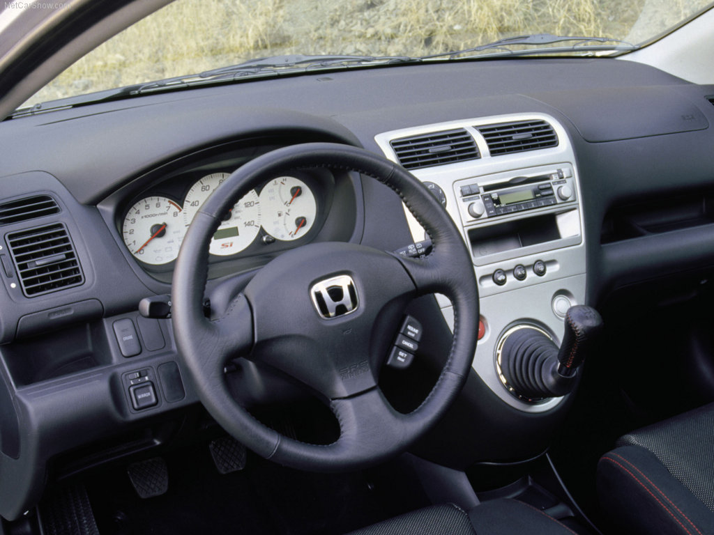 Honda Civic VII: 12 фото