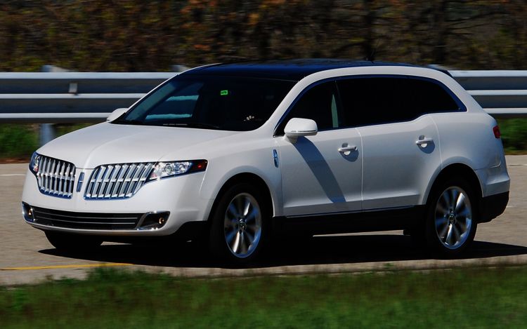 Lincoln MKT: 12 фото