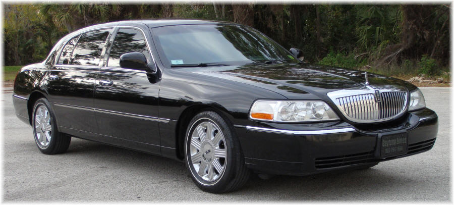 Lincoln Town Car I: 12 фото