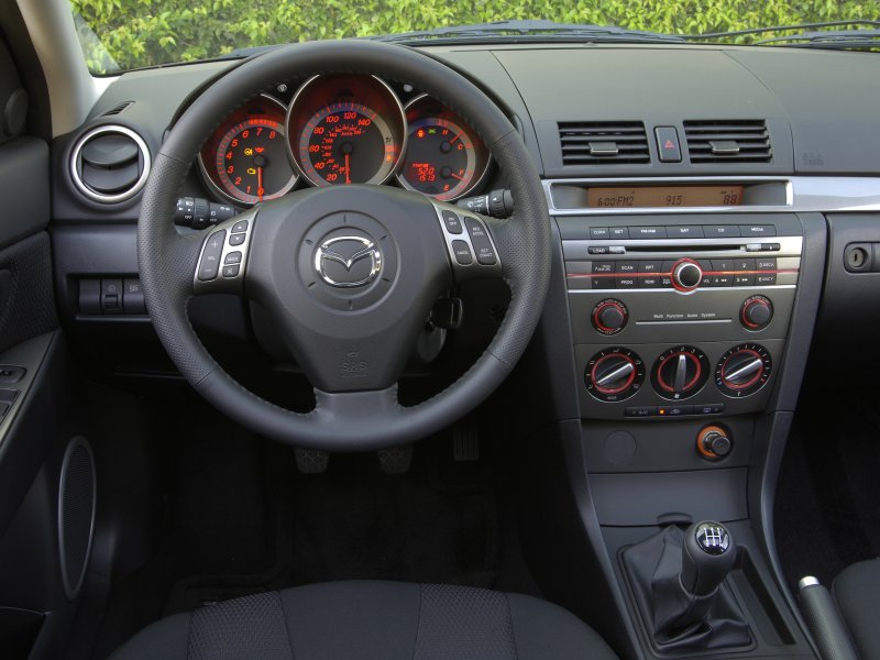 Mazda 3 Sedan I: 05 фото