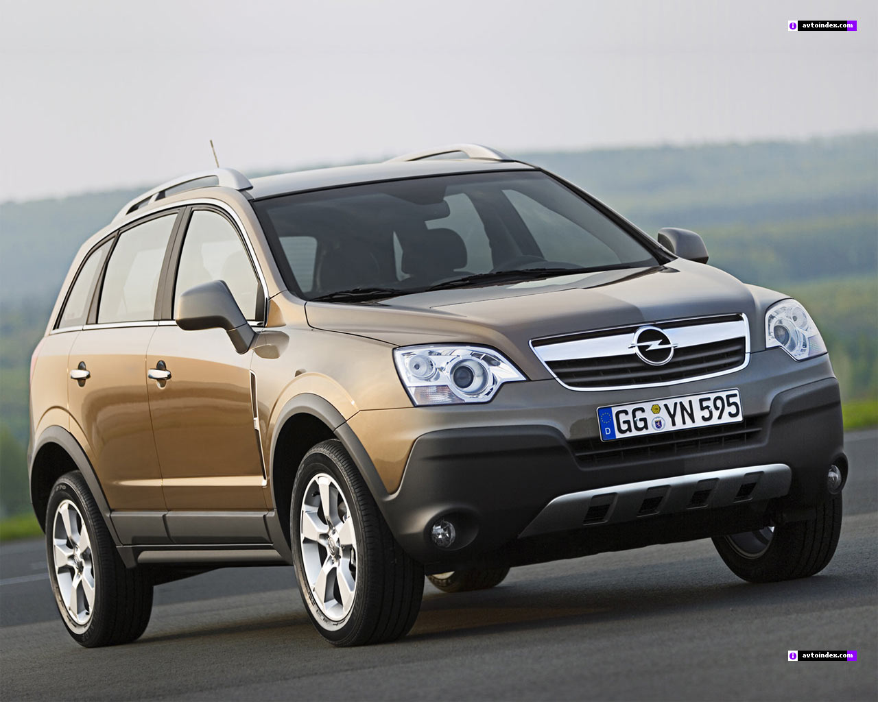 Opel Antara: 3 фото