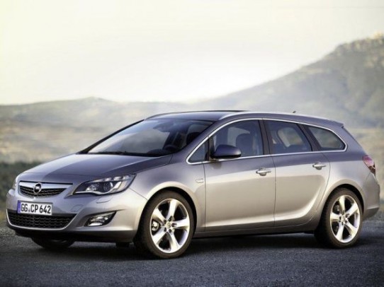 Opel Astra ST: 8 фото
