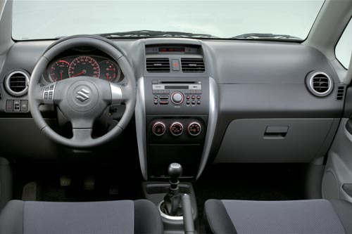 Suzuki SX4: 09 фото