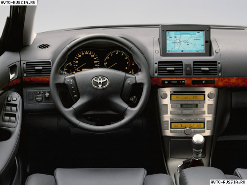 Toyota Avensis II Wagon: 10 фото