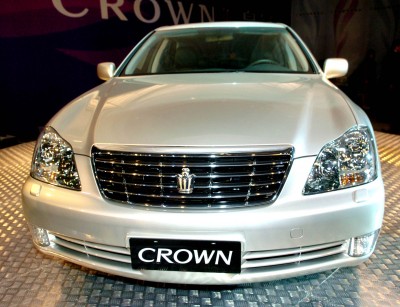 Toyota Crown: 01 фото