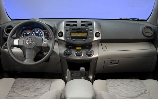 Toyota RAV4: 11 фото