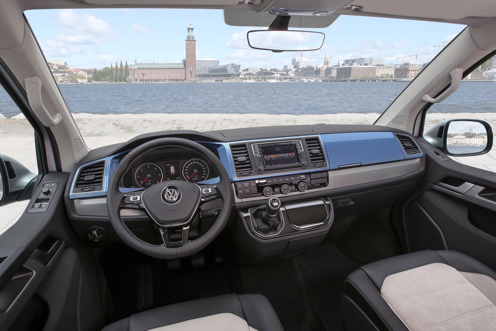 Volkswagen Multivan 2015: 7 фото