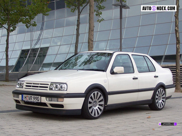 Volkswagen Vento: 8 фото