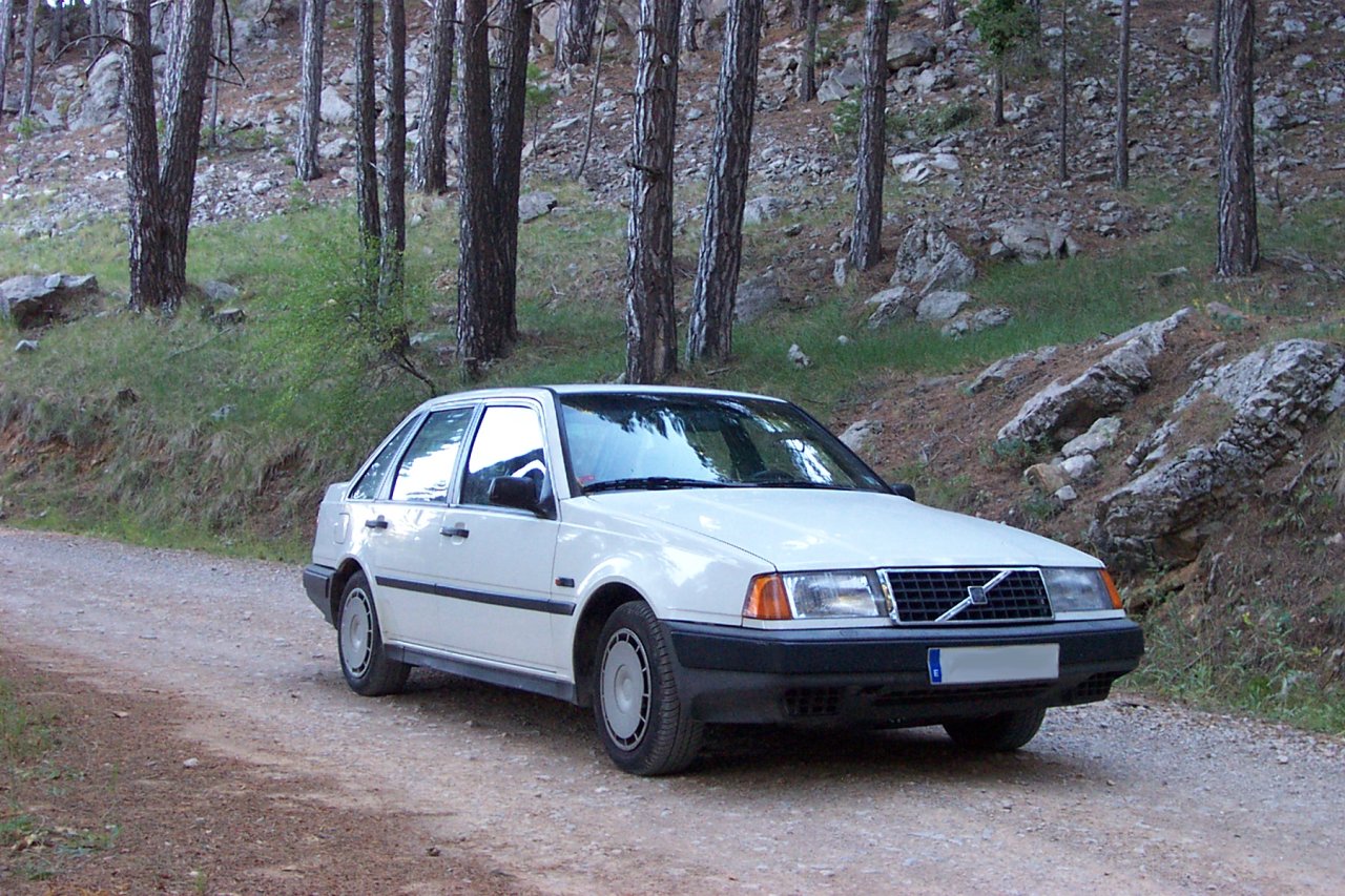 Volvo 440: 08 фото